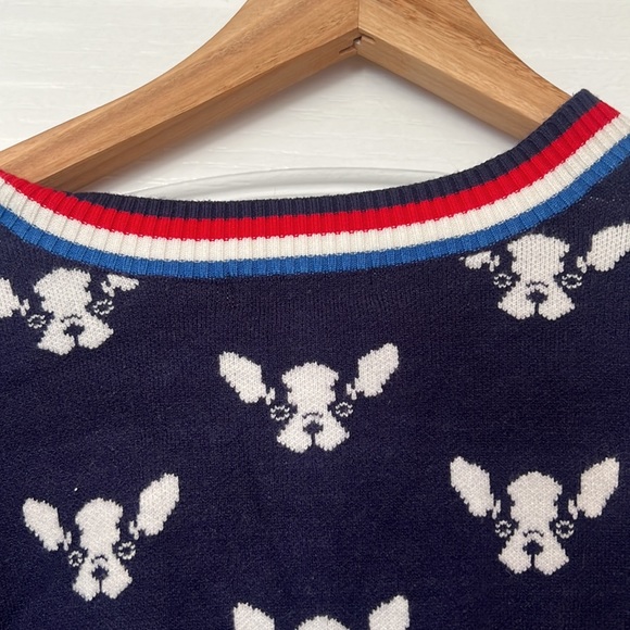 French bulldog pattern V-neck sweater - Picture 7 of 8